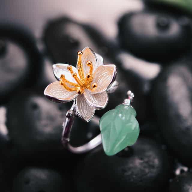 Anti-Stress Ring <Br>Lotus Flower (Silver)